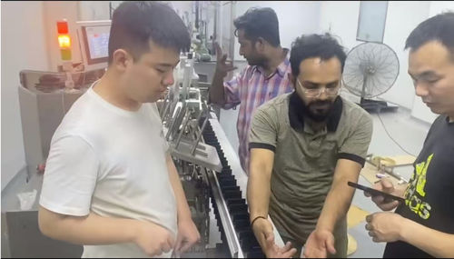 Latest company news about Suzhou Lingyao Pharmaceutical Equipment Team Successfully Completes Onsite SAT & Training for Cartoning Machine