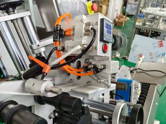 Buy Semi Auto Labeling Machine for Round Bottles with ±0.55mm Accuracy, 20-40 Bottles/Min, and 30-200mm Bottle Diameter online manufacture